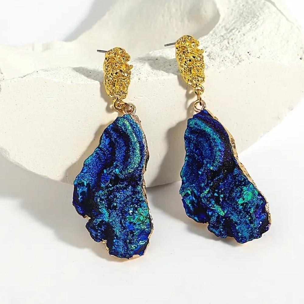 Earrings - Picture 1 of 2